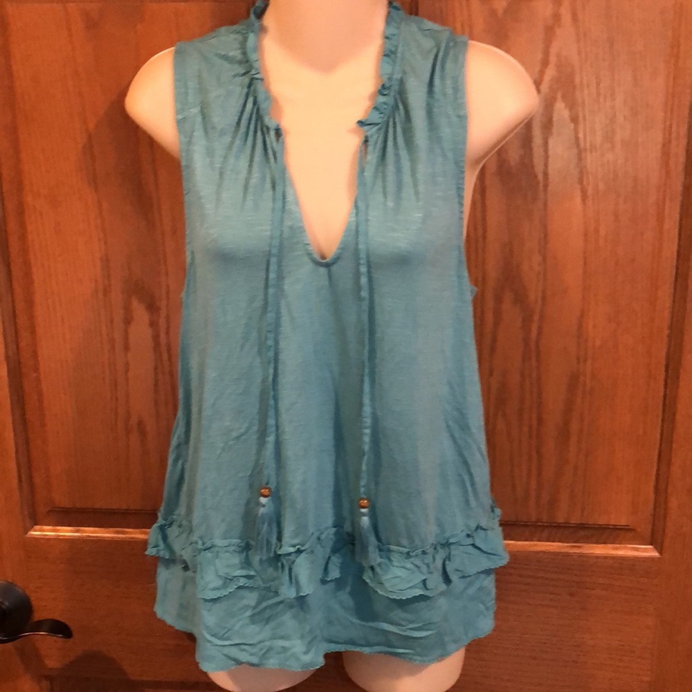 Democracy Sleeveless Top Ruffled Neckline/Tassel-M